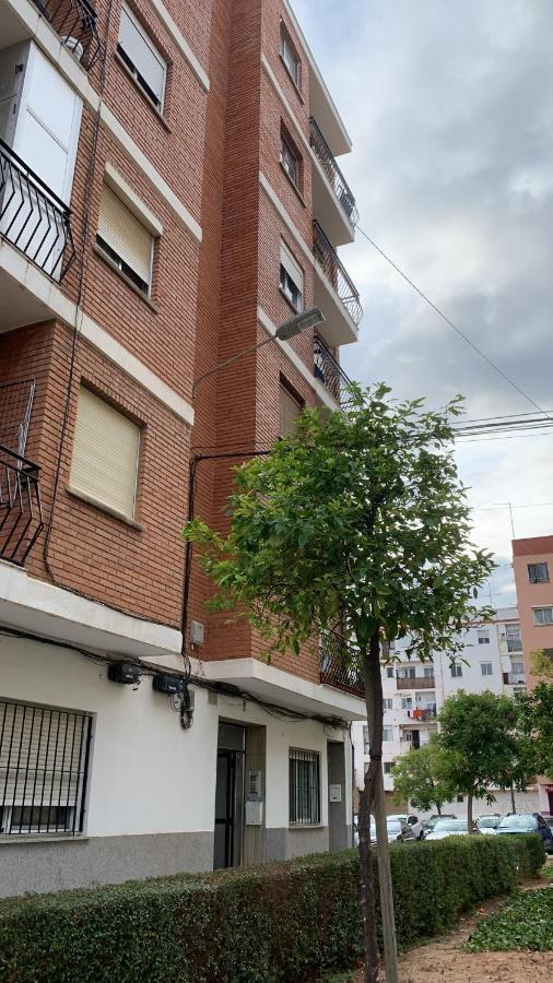 Habitacion Privada En Piso Compartido Hotel Valencia Exterior photo